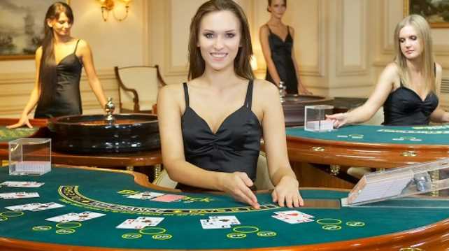 Do Women Play Casino Games Online
