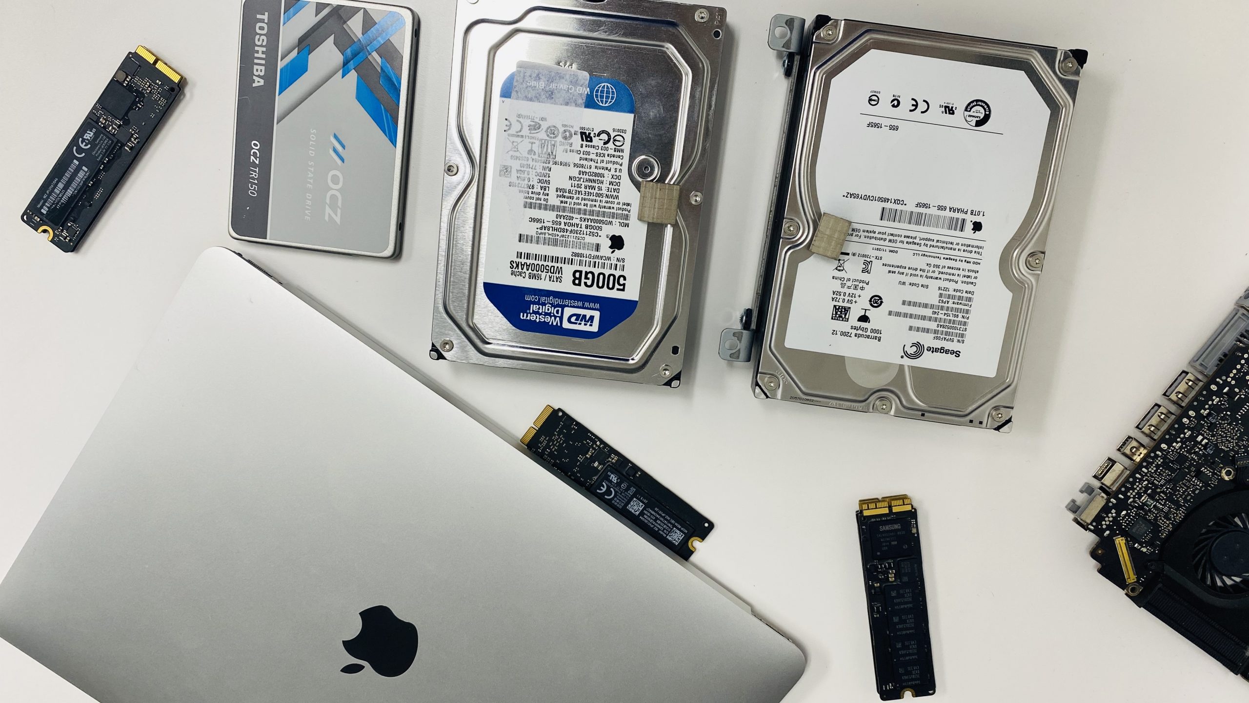 Why Should You Hire a Professional Company for MacBook Repair?