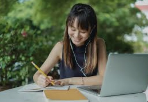 8 Tips for Writing Better Essays